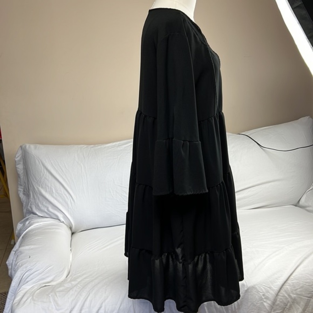 Woman’s dresses - Picture 4 of 12